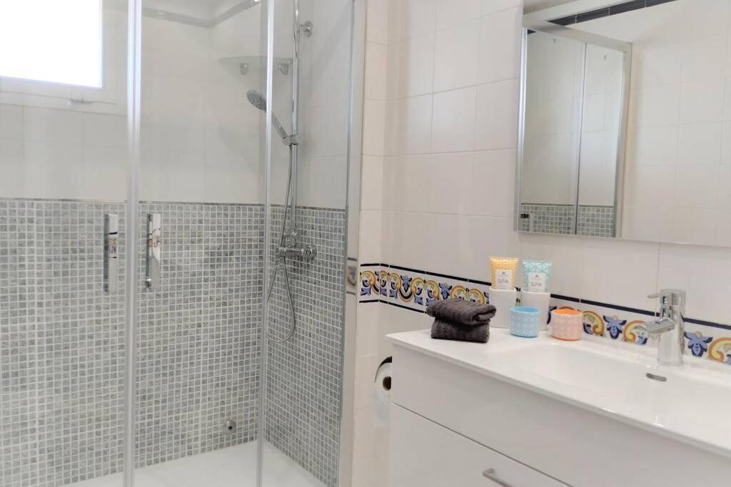 Апартаменти Dona Carlota Gardens, Sea Views, Pool, Restaurant Торремолінос Екстер'єр фото