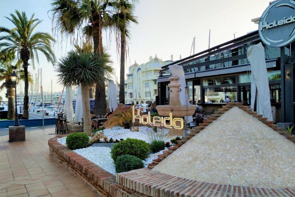 Апартаменти Dona Carlota Gardens, Sea Views, Pool, Restaurant Торремолінос Екстер'єр фото