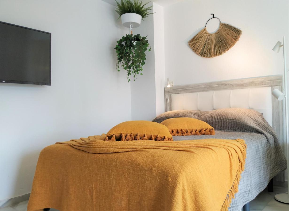 Апартаменти Dona Carlota Gardens, Sea Views, Pool, Restaurant Торремолінос Екстер'єр фото